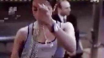 刺肚脐视频,传统养生还是神秘仪式?