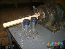 圆棍机视频,圆棍机工作原理与操作流程揭秘