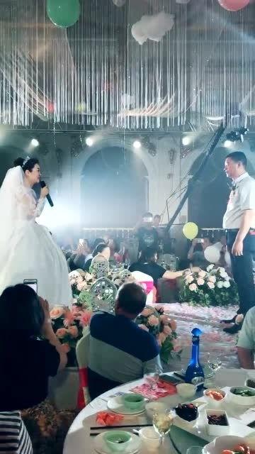 最感人的婚礼视频,见证爱情永恒的感人婚礼瞬间